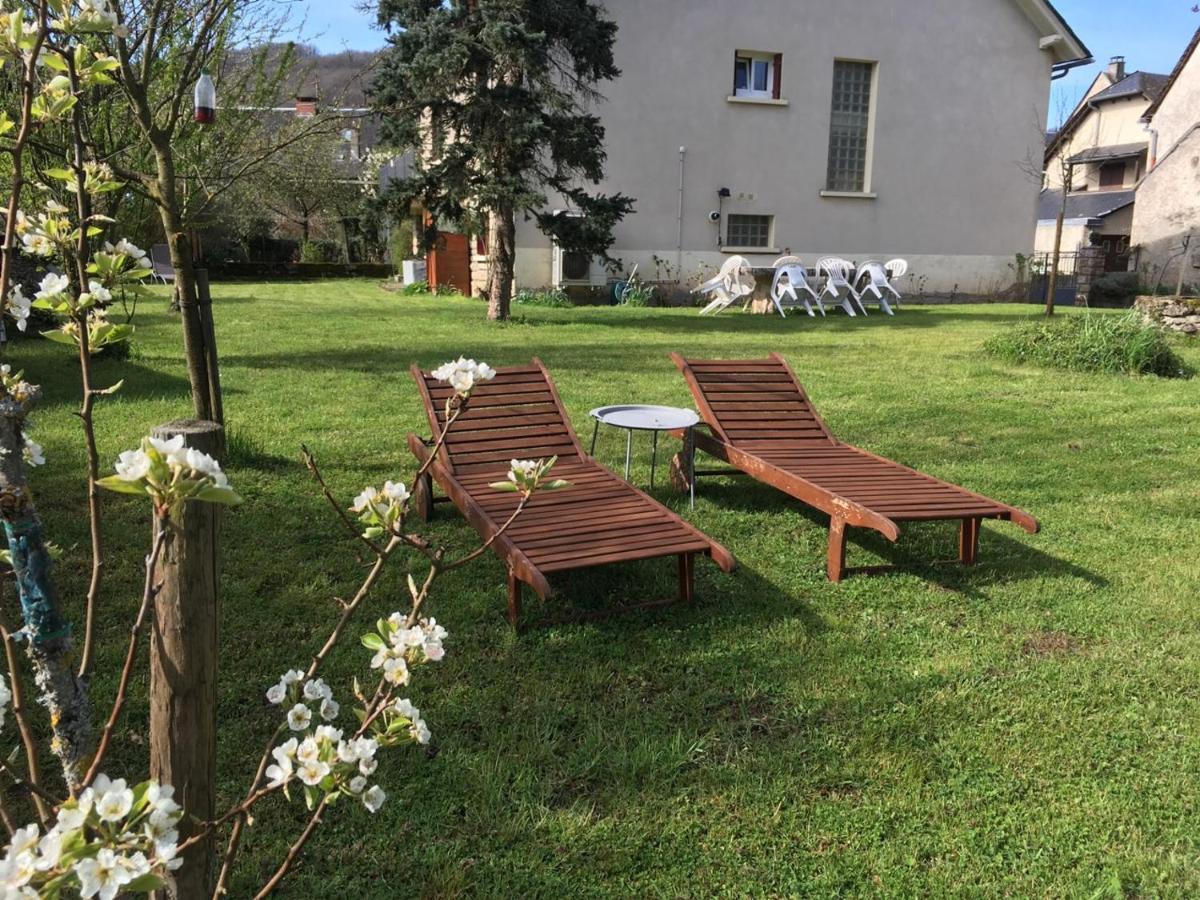 L'Oustal Sainte-Eulalie-d'Olt Exterior foto